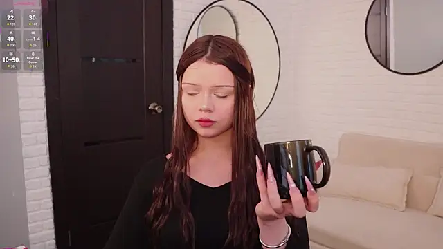 Sarah babyyy online show from November 7, 2025, 10:42 am