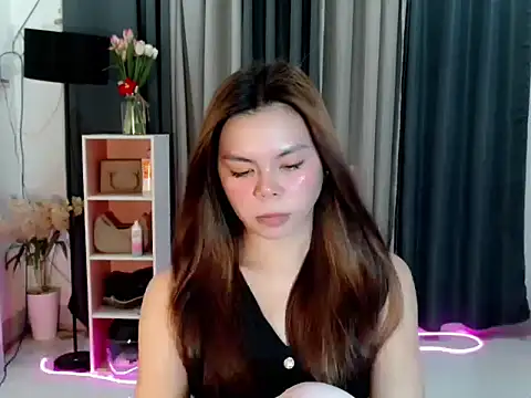 Snapshot of buttycamillex chatting on May 27, 2026, 7:21 pm buttycamillex online show from May 27, 2026, 7:21 pm