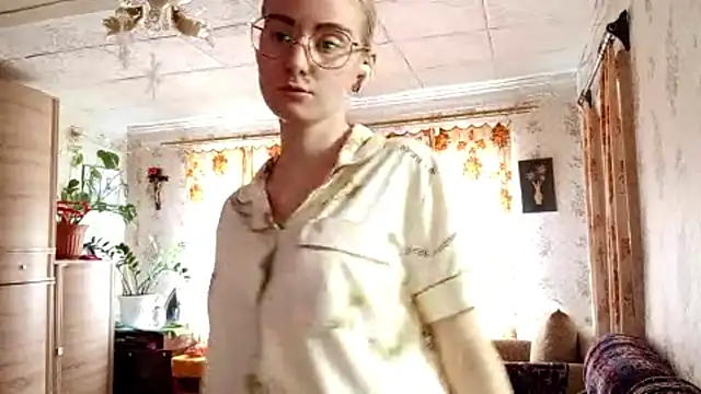 Snapshot of _SwimmyGrl_ chatting on October 27, 2025, 9:10 am SwimmyGrl online show from October 27, 2025, 9:10 am