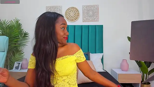 Snapshot of SharitHills chatting on October 15, 2025, 4:11 am SharitHills online show from October 15, 2025, 4:11 am