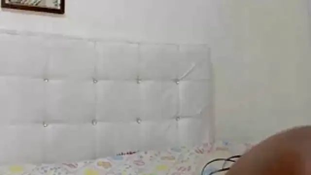 Snapshot of SharitHills chatting on November 13, 2025, 8:24 pm SharitHills online show from November 13, 2025, 8:24 pm