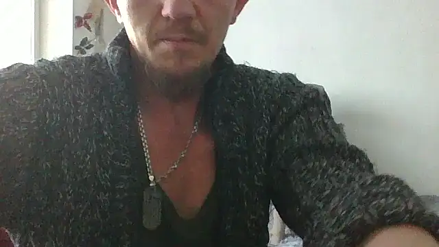 Twolatte1520 online show from April 17, 2026, 9:34 am