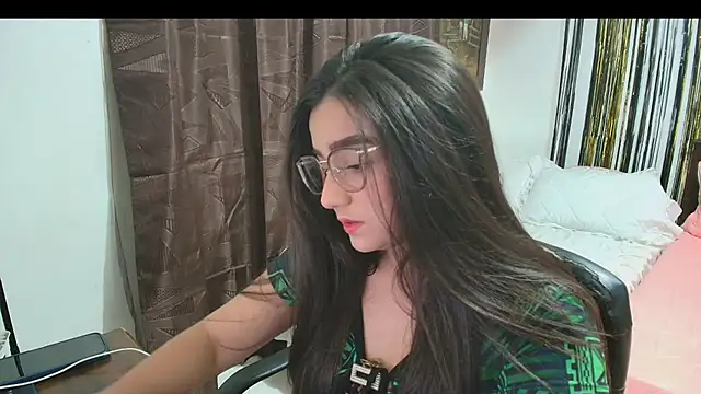 Charlotte Richardson online show from November 25, 2025, 3:51 am