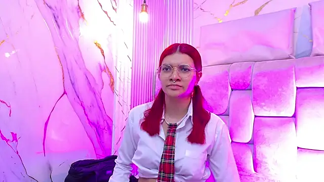 KiraRuby online show from November 27, 2025, 2:28 pm