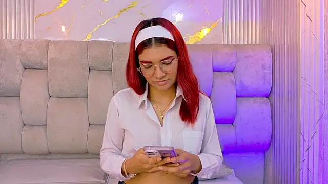 KiraRuby online show from November 20, 2025, 8:20 pm