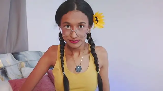 luna valen online show from October 23, 2025, 1:10 pm