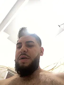 MilanYaman online show from October 9, 2025, 3:01 pm