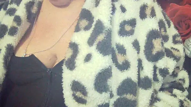 Snapshot of Playful_MILF_Demi chatting on February 19, 2026, 10:12 am Playful MILF Demi online show from February 19, 2026, 10:12 am