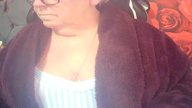 Snapshot of Playful_MILF_Demi chatting on March 3, 2026, 6:37 pm Playful MILF Demi online show from March 3, 2026, 6:37 pm