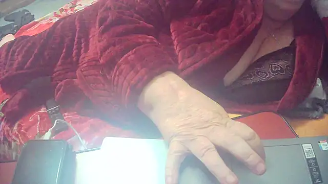 Playful MILF Demi online show from October 28, 2025, 2:12 am