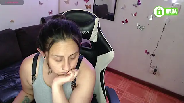 Snapshot of MelRaiise chatting on November 13, 2025, 1:09 am MelRaiise online show from November 13, 2025, 1:09 am