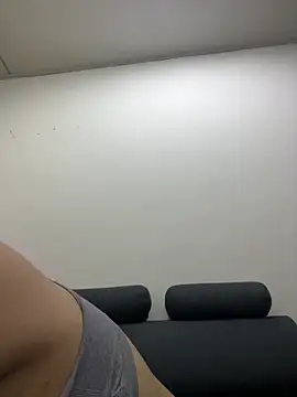 Anyhot latina online show from October 14, 2025, 1:06 am