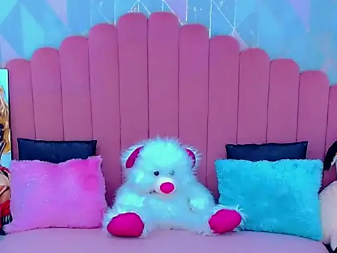 miss dania75 online show from November 29, 2025, 4:56 am