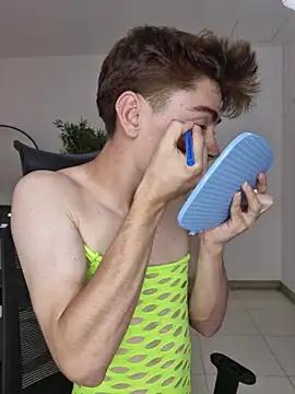 Sam Clark online show from December 2, 2025, 4:47 am