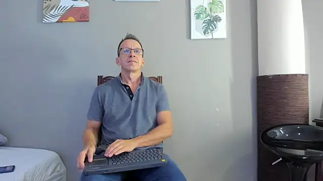  axelking  online show from November 24, 2025, 11:21 am