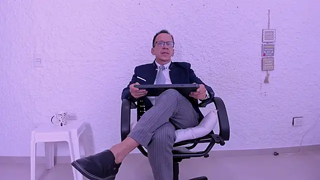  axelking  online show from February 19, 2026, 11:40 am