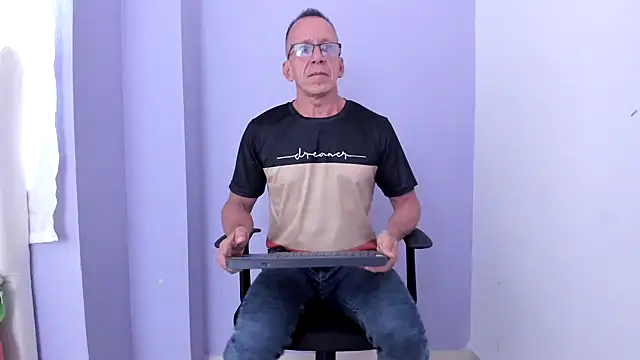  axelking  online show from March 16, 2026, 11:36 am