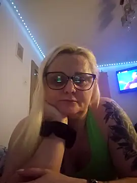 NieMaJazdyBezGwiazdy7883 online show from May 1, 2026, 9:31 pm