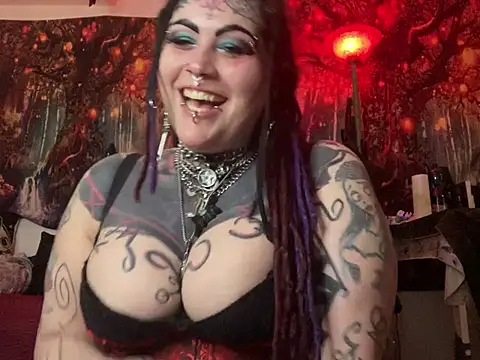 nyxvelon online show from February 3, 2026, 10:48 pm