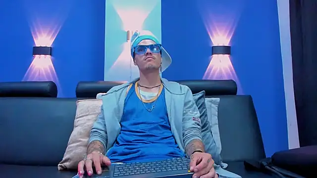 imsammytop online show from October 30, 2025, 11:19 am