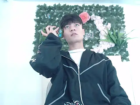 alex russo   online show from October 30, 2025, 4:15 pm