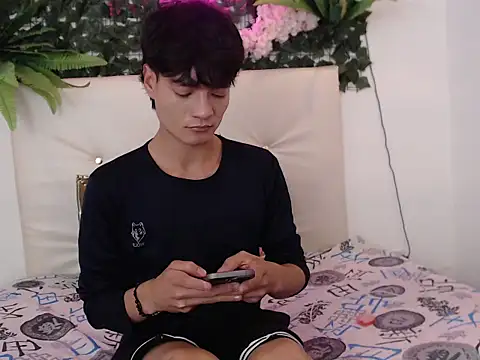 alex russo   online show from October 22, 2025, 3:39 am