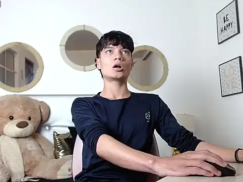 alex russo   online show from October 9, 2025, 3:51 am