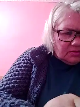 Snapshot of LusiyaGold5 chatting on October 11, 2025, 6:42 pm LusiyaGold5 online show from October 11, 2025, 6:42 pm