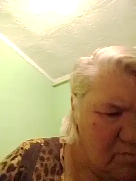 LusiyaGold5 online show from October 19, 2025, 3:04 pm