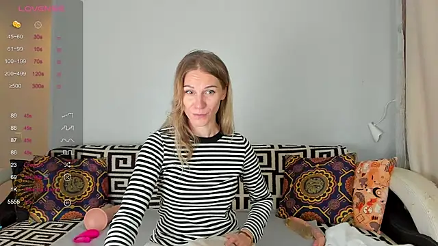 Snapshot of Amalia_Mio chatting on November 12, 2025, 8:18 am Amalia Mio online show from November 12, 2025, 8:18 am