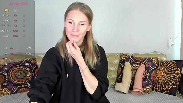 Snapshot of Amalia_Mio chatting on October 26, 2025, 8:04 am Amalia Mio online show from October 26, 2025, 8:04 am