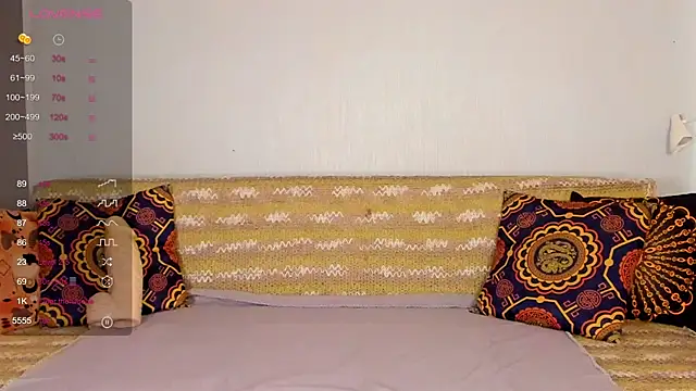 Snapshot of Amalia_Mio chatting on October 22, 2025, 8:03 am Amalia Mio online show from October 22, 2025, 8:03 am