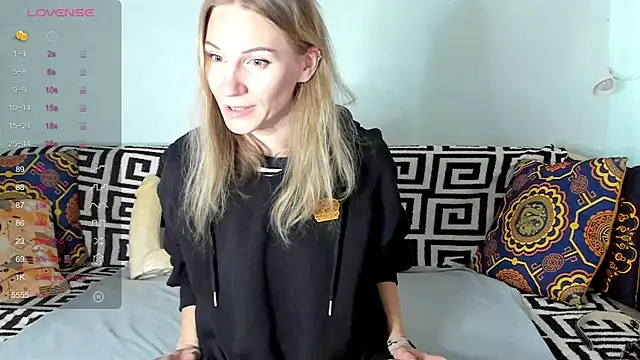 Snapshot of Amalia_Mio chatting on October 12, 2025, 8:05 am Amalia Mio online show from October 12, 2025, 8:05 am