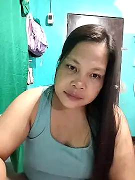 Snapshot of shyhotpinay_32 chatting on January 19, 2026, 2:21 pm shyhotpinay 32 online show from January 19, 2026, 2:21 pm