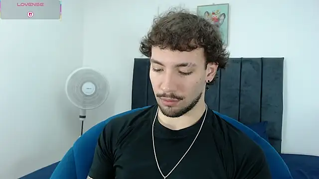 Snapshot of angel_kyrozz chatting on February 2, 2026, 7:02 pm angel kyrozz online show from February 2, 2026, 7:02 pm