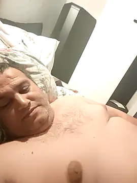 Zsoltzsolti23 online show from November 26, 2025, 9:15 pm