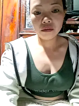 miomio-12 online show from October 17, 2025, 9:27 pm