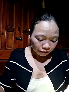 miomio-12 online show from October 12, 2025, 1:12 pm