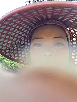 miomio-12 online show from October 13, 2025, 2:13 am