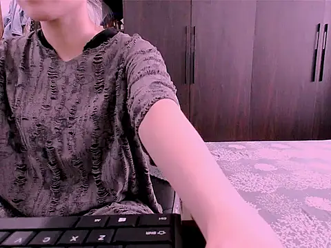 ravy kim online show from October 11, 2025, 2:12 am