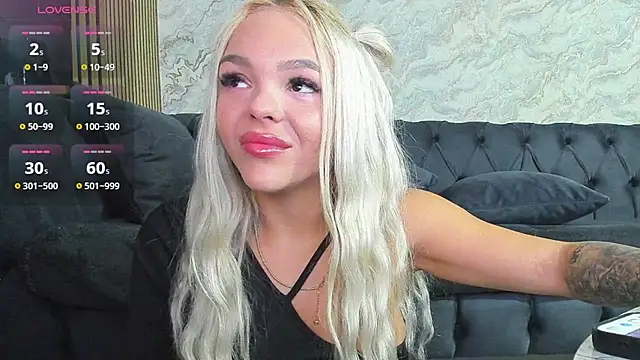 Snapshot of Daisy_Abby03 chatting on October 12, 2025, 6:09 pm Daisy Abby03 online show from October 12, 2025, 6:09 pm