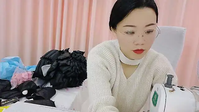 CCOO520 online show from November 8, 2025, 5:44 am