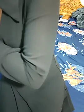 Snapshot of Chennai-couples chatting on February 4, 2026, 3:40 pm Chennai-couples online show from February 4, 2026, 3:40 pm