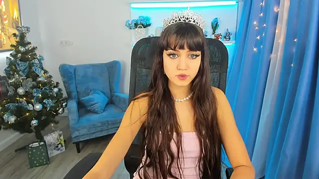 TiffanyYounge online show from December 22, 2025, 11:32 am