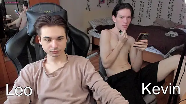 Snapshot of twink_boysss chatting on October 14, 2025, 12:06 pm twink boysss online show from October 14, 2025, 12:06 pm