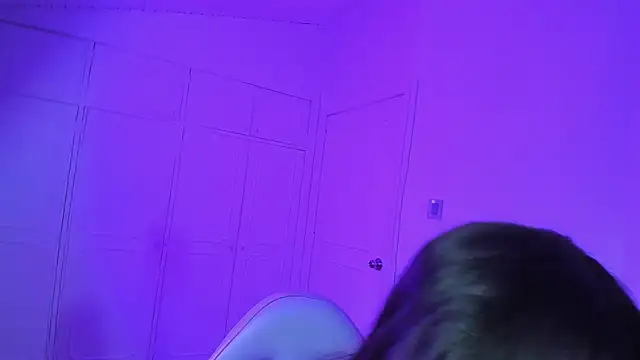 annie rose11 online show from November 4, 2025, 4:05 am