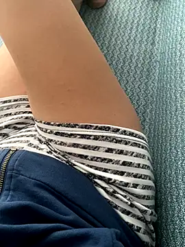 melisss2 online show from November 19, 2025, 9:53 am