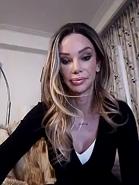 GinaCalabri online show from October 5, 2025, 6:53 pm
