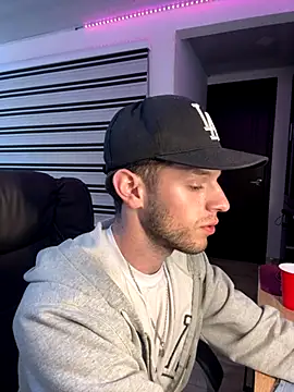 noah red online show from October 16, 2025, 3:37 am