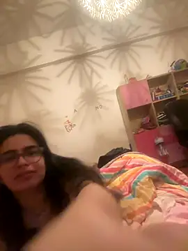 Snapshot of luciamaria01 chatting on October 23, 2025, 5:44 pm luciamaria01 online show from October 23, 2025, 5:44 pm